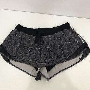 Lululemon Women's Hotty Hot Low-Rise Lined 2.5" with Drawstring Tie Size 10